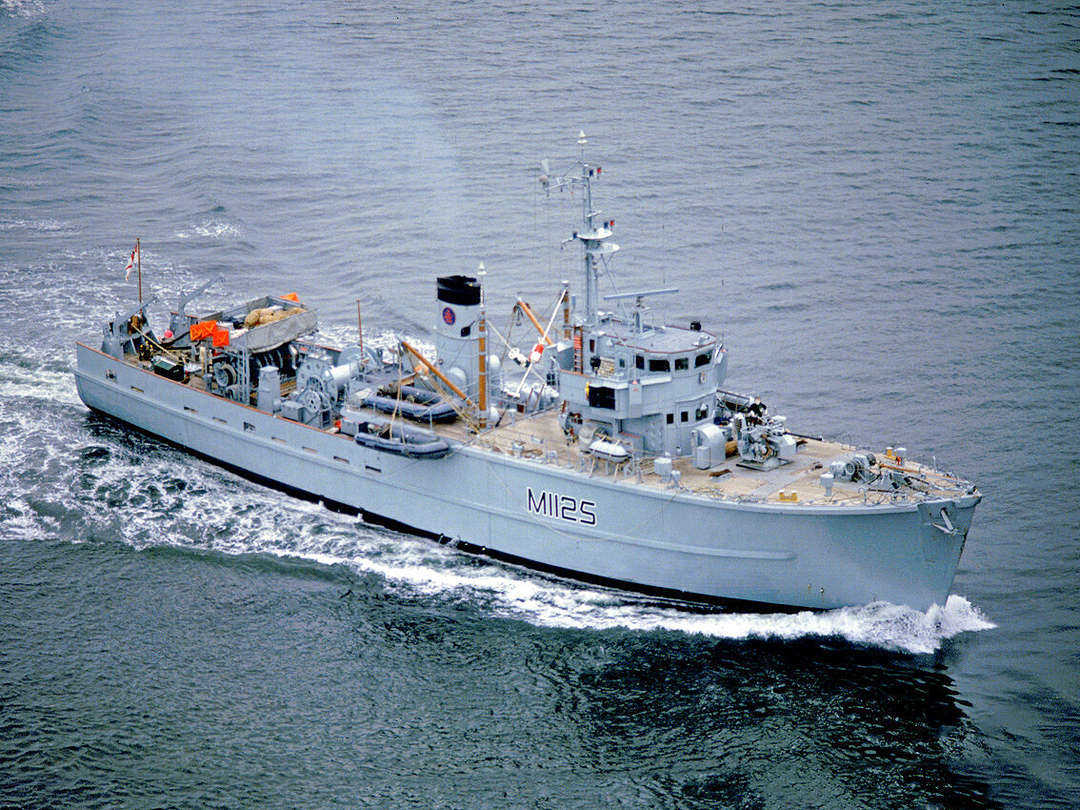 HMS Cuxton M1125 Ton Class Minesweeper Photo Print - by Hampshire Prints (image 1 of 9)