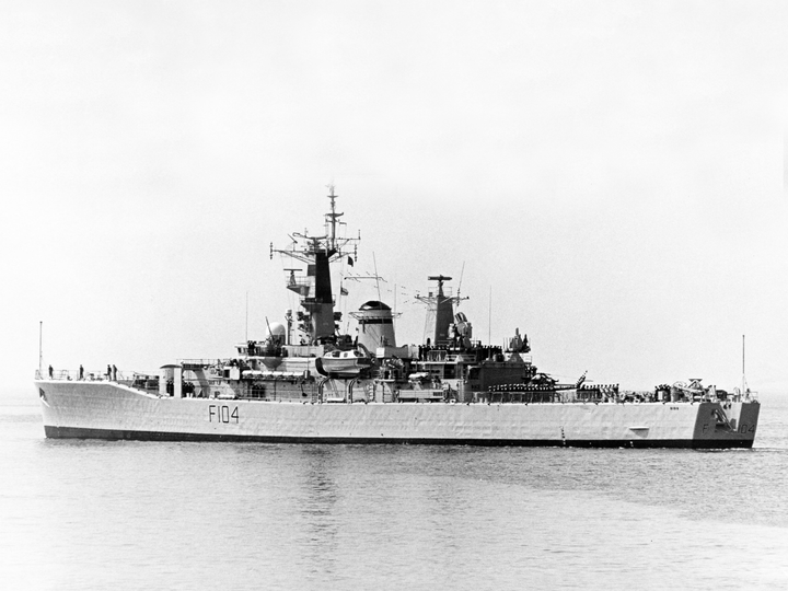 HMS Dido (F104) Royal Navy Leander Class Frigate Low Port Side View Photo Print Wall Art Decor Posters, Prints, & Visual Artwork Hampshire Prints 6 x 4 No Frame No