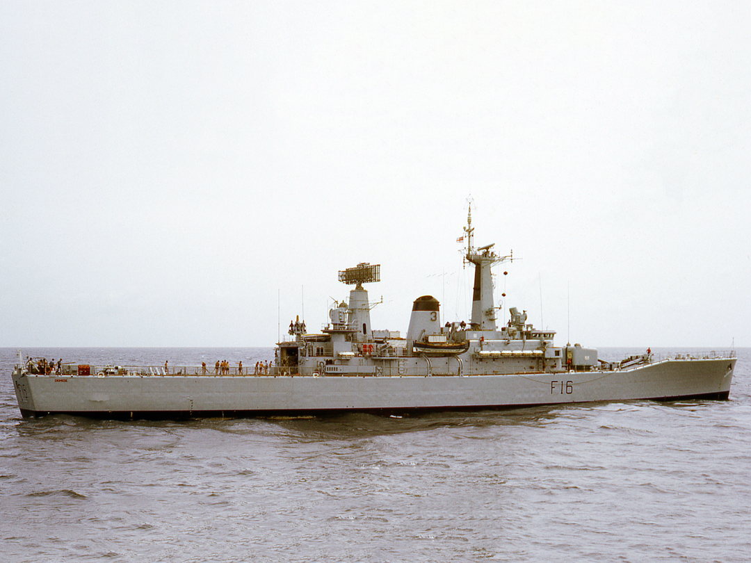 HMS Diomede (F16) Royal Navy Leander Class Frigate Starboard Beam View Photo Print Wall Art Decor Posters, Prints, & Visual Artwork Hampshire Prints 6 x 4 No Frame No