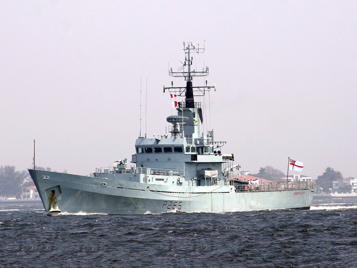 HMS Dumbarton Castle (P265) Royal Navy Castle Class Patrol Vessel Port Side Photo Print Wall Art Decor Posters, Prints, & Visual Artwork Hampshire Prints 6 x 4 No Frame No