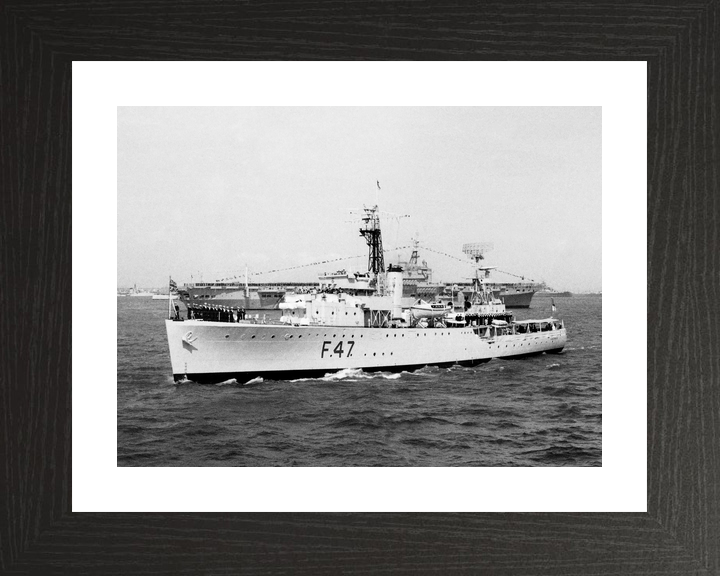 HMS Fleetwood (F47) Royal Navy Grimsby Class Sloop Port Side View Photo Print Wall Art Decor - Posters, Prints, & Visual Artwork - by Hampshire Prints (image 2 of 9)