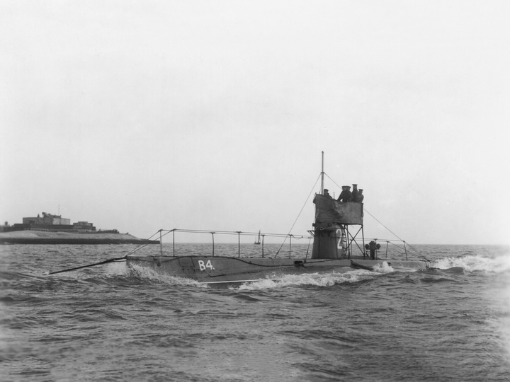 HMS B4 Photo Print - Port Side View - Royal Navy B Class Submarine Hampshire Prints 6 x 4 No Frame No