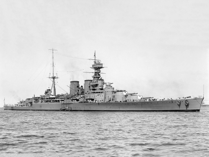 HMS Hood (51) Royal Navy Admiral Class Battlecruiser Starboard Beam View Photo Print Wall Art Decor - Posters, Prints, & Visual Artwork - by Hampshire Prints (image 1 of 9)