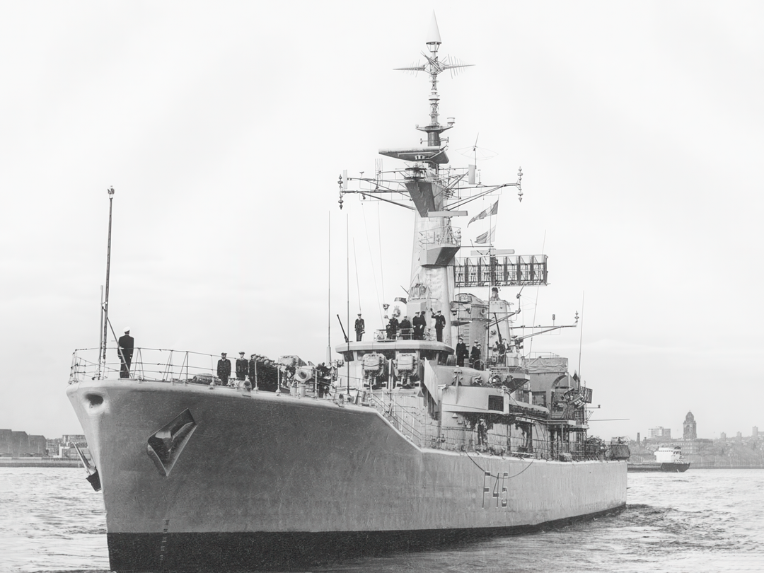 HMS Minerva F45 Leander Class Frigate 1988 Photo Print - Posters, Prints, & Visual Artwork - by Hampshire Prints (image 1 of 9)