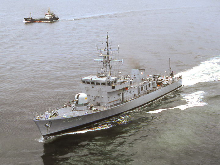HMS Plover P240 Peacock Class Patrol Vessel July 1986 Port Box View Photo Print - Posters, Prints, & Visual Artwork - by Hampshire Prints (image 1 of 9)