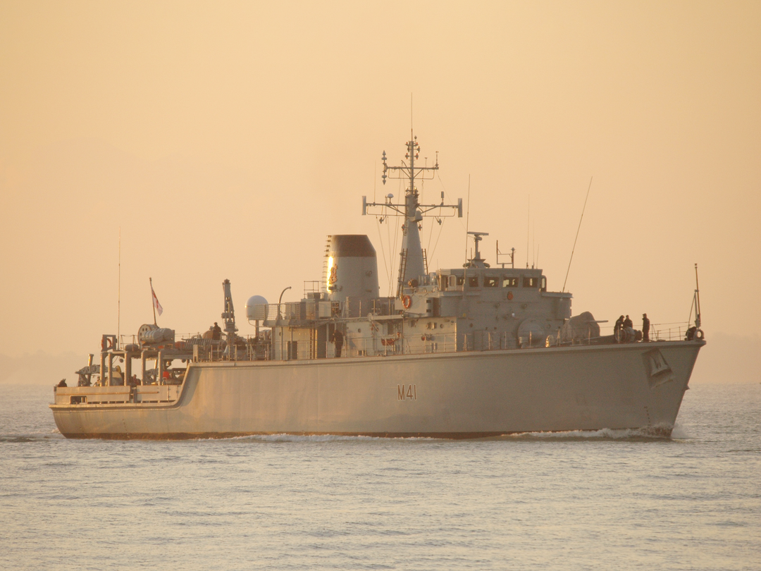 HMS Quorn M41 Hunt Class Minehunter Photo Print - Posters, Prints, & Visual Artwork - by Hampshire Prints (image 1 of 9)