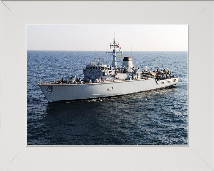 HMS Chiddingfold (M37) Royal Navy Hunt Class Minehunter High Port View Photo Print Wall Art Decor Posters, Prints, & Visual Artwork Hampshire Prints 10 x 8 White Frame No