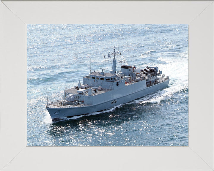 HMS Penzance M106 | Photo Print | Framed Print | Sandown Class | Minehunter | Royal Navy Hampshire Prints