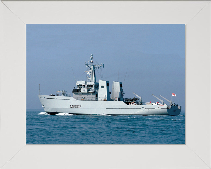 HMS Humber M2007 Royal Navy River class minesweeper Photo Print or Framed Print - Hampshire Prints