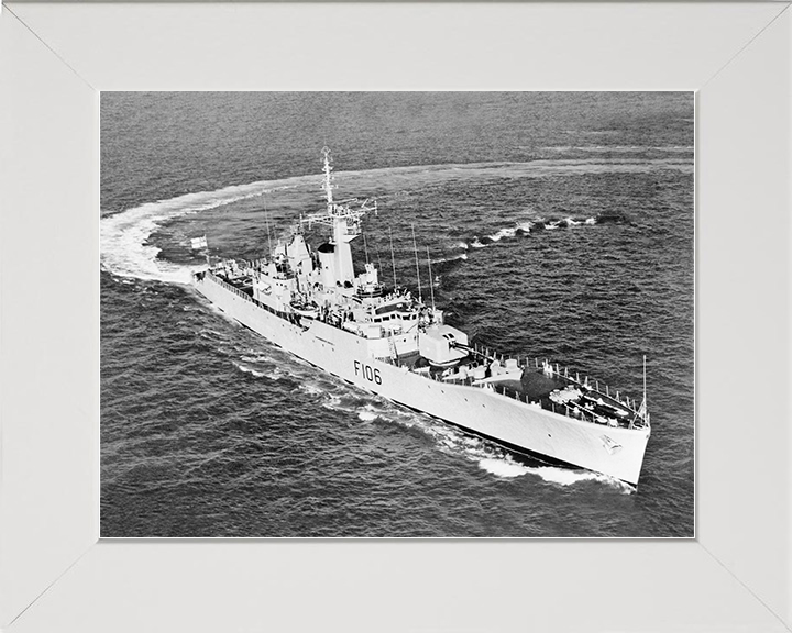 HMS Brighton (F106) Royal Navy Rothesay Class Frigate Turning To Port Photo Print Wall Art Decor Posters, Prints, & Visual Artwork Hampshire Prints 10 x 8 White Frame No