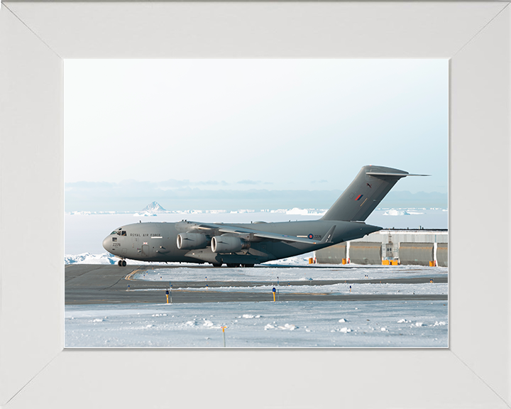 RAF C-17 Globemaster Side on Canada 2026 Photo Print Royal Air Force Aircraft Wall Art Posters, Prints, & Visual Artwork Hampshire Prints 10 x 8 White Frame No
