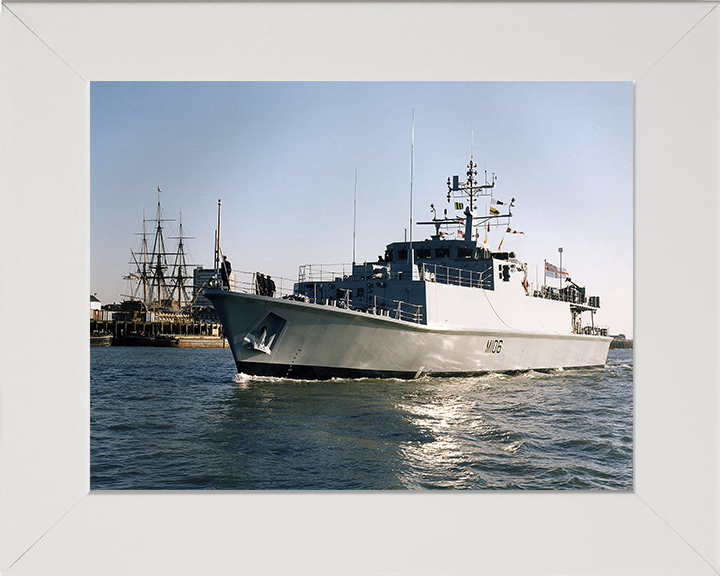 HMS Penzance (M106) Photo Print - Entering Portsmouth 1998 - Royal Navy Sandown Class Minehunter
