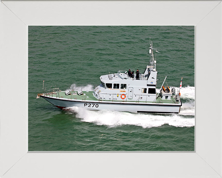 HMS Biter (P270) Royal Navy Archer Class P2000 Patrol Vessel Port Side View 2017 Photo Print Wall Art Decor Posters, Prints, & Visual Artwork Hampshire Prints 10 x 8 White Frame No