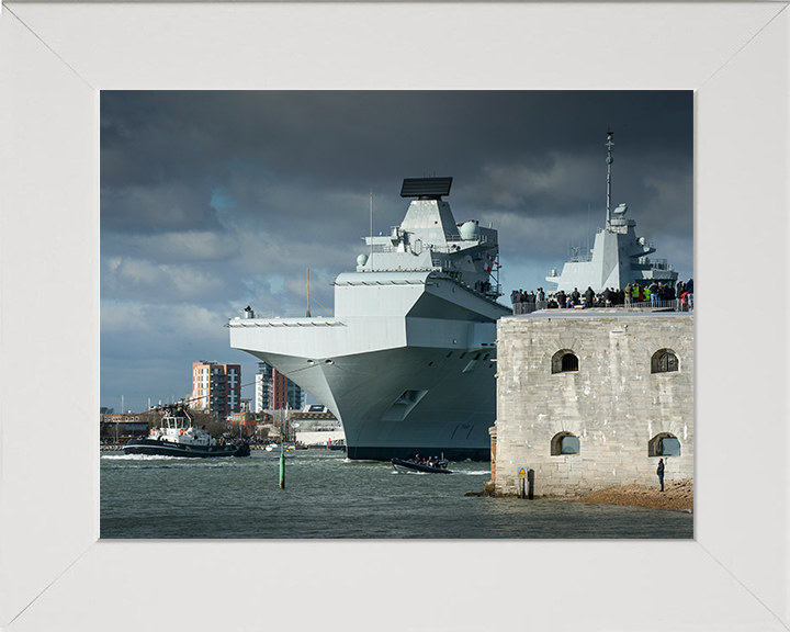 HMS Queen Elizabeth (R08) Photo Print - Round Tower 2018 - Royal Navy Queen Elizabeth Class Aircraft Carrier Hampshire Prints 10 x 8 White Frame No