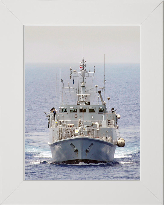 HMS Bangor (M109) Royal Navy Sandown Class Minehunter Underway Bow View Photo Print Wall Art Decor Posters, Prints, & Visual Artwork Hampshire Prints 10 x 8 White Frame No