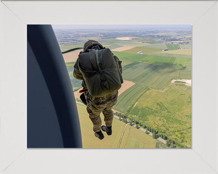16 Air Assault Brigade Soldier Parachuting Photo Print - British Army Hampshire Prints 10 x 8 White Frame No