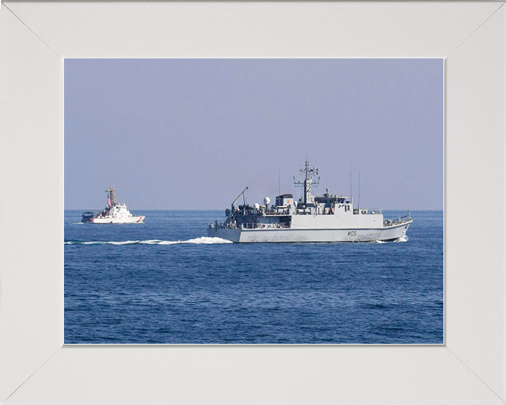 HMS Bangor (M109) Royal Navy Sandown Class Minehunter With US Coastguard Photo Print Wall Art Decor Posters, Prints, & Visual Artwork Hampshire Prints 10 x 8 White Frame No