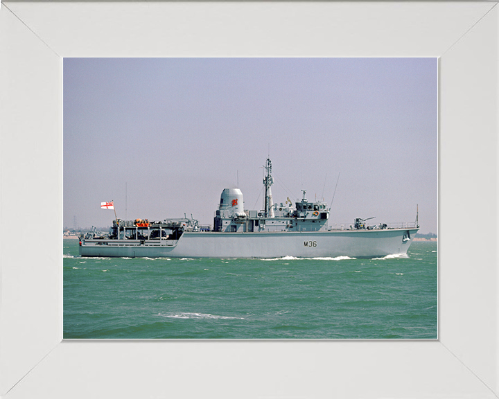 HMS Bicester (M36) Royal Navy Hunt Class Mine Warfare Vessel Starboard Beam View Photo Print Wall Art Decor Posters, Prints, & Visual Artwork Hampshire Prints 10 x 8 White Frame No