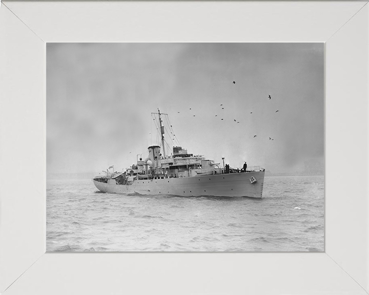 HMS Anchusa (K186) Photo Print - Liverpool 1941 - Royal Navy Flower Class Corvette Hampshire Prints 10 x 8 White Frame No