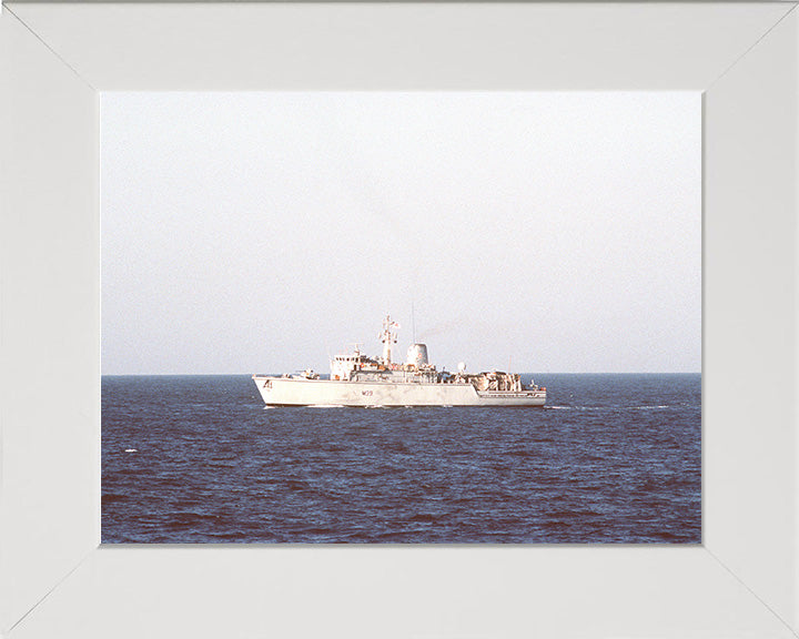 HMS Hurworth M39 | Photo Print | Framed Print | Hunt Class | Mine Warfare Vessel | Royal Navy Hampshire Prints