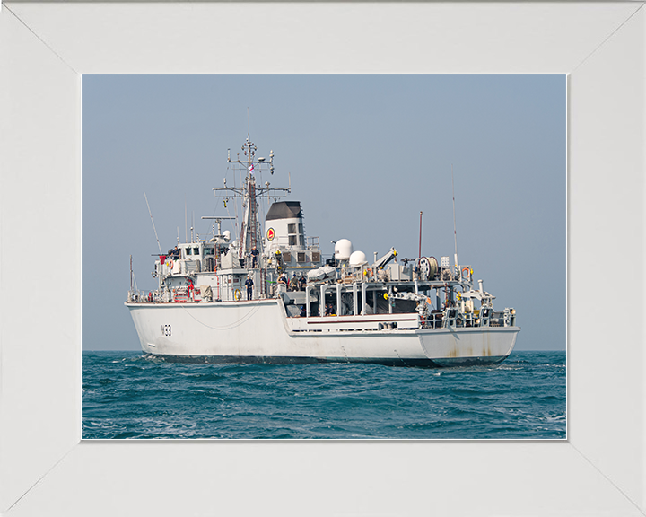 HMS Brocklesby (M33) Royal Navy Hunt Class Mine Warfare Vessel Low Port Quarter View Photo Print Wall Art Decor Posters, Prints, & Visual Artwork Hampshire Prints 10 x 8 White Frame No
