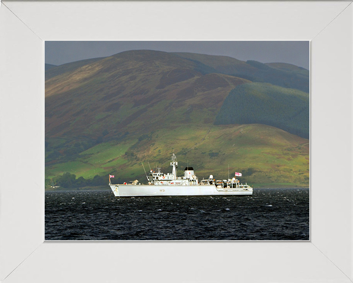 HMS Cattistock (M31) Royal Navy Hunt Class MineHunter at Anchor Photo Print Wall Art Decor Posters, Prints, & Visual Artwork Hampshire Prints 10 x 8 White Frame No