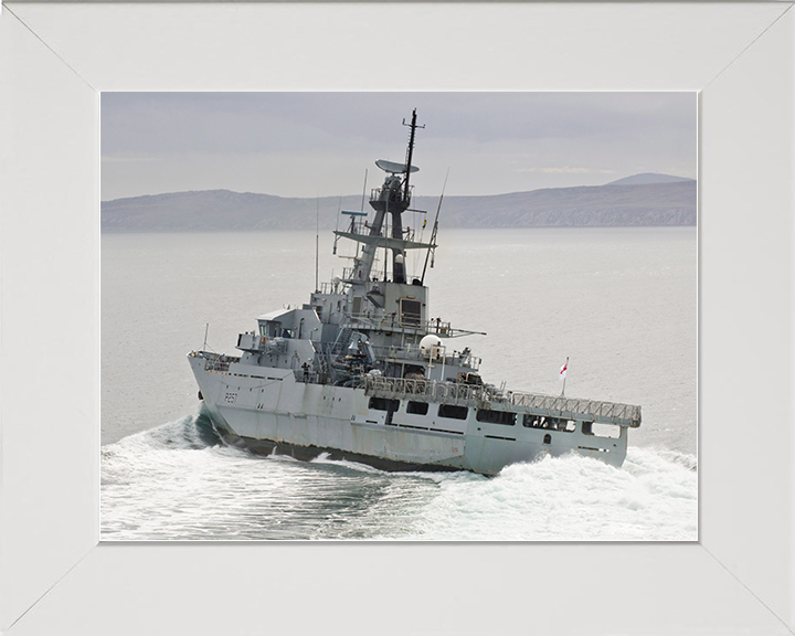 HMS Clyde (P257) Royal Navy River Class Patrol Vessel Hard Turn Photo Print Wall Art Decor Posters, Prints, & Visual Artwork Hampshire Prints 10 x 8 White Frame No