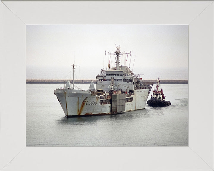 RFA Sir Percivale (L3036) Photo Print - With Tug - Royal Fleet Auxiliary Round Table Class Ship Hampshire Prints 10 x 8 White Frame No