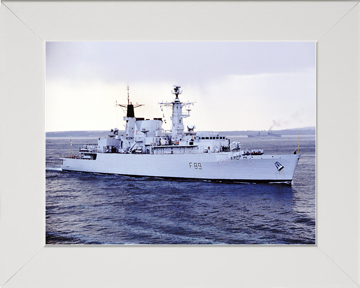 HMS Battleaxe (F89) Royal Navy Type 22 Frigate Starboard Side View Photo Print Wall Art Decor Posters, Prints, & Visual Artwork Hampshire Prints 10 x 8 White Frame No