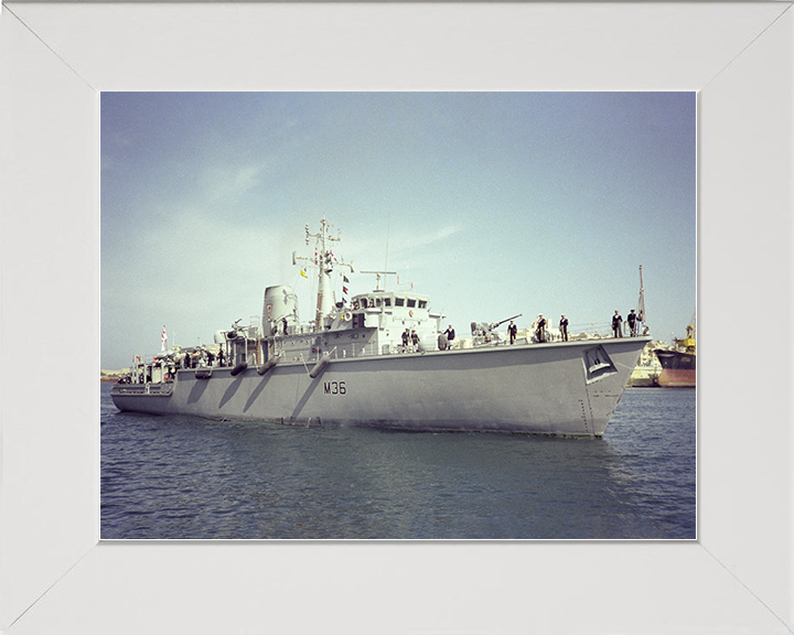HMS Bicester (M36) Royal Navy Hunt Class Mine Warfare Vessel Entering Harbour Photo Print Wall Art Decor Posters, Prints, & Visual Artwork Hampshire Prints 10 x 8 White Frame No