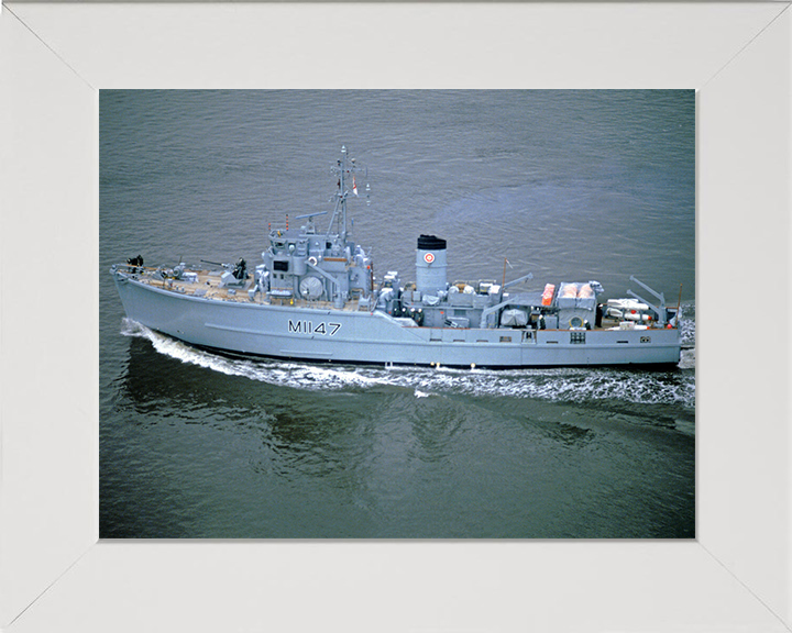 HMS Hubberston M1147 | Photo Print | Framed Print | Ton Class | Minesweeper | Royal Navy Posters, Prints, & Visual Artwork Hampshire Prints