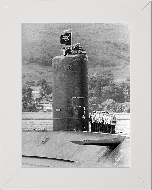 HMS Conqueror S48 Royal Navy Churchill class Submarine Photo Print or Framed Print - Hampshire Prints