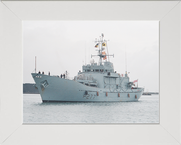 HMS Anglesey (P277) Royal Navy Island Class Patrol Vessel Entering Harbour Photo Print Wall Art Decor Posters, Prints, & Visual Artwork Hampshire Prints 10 x 8 White Frame No