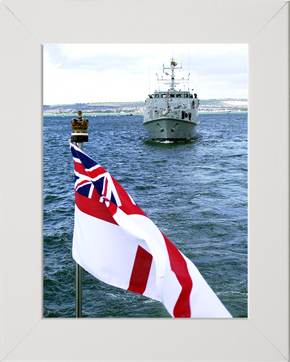 HMS Bangor (M109) Photo Print - Golden Jubilee 2002 - Royal Navy Sandown Class Minehunter Posters, Prints, & Visual Artwork Hampshire Prints 10 x 8 White Frame No