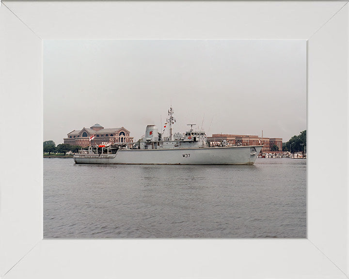 HMS Chiddingfold M37 | Photo Print | Framed Print | Hunt Class | Minehunter | Royal Navy Hampshire Prints