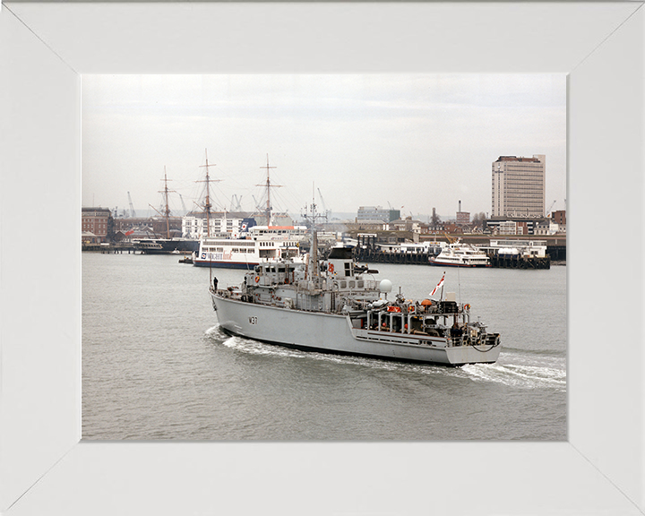HMS Chiddingfold M37 | Photo Print | Framed Print | Hunt Class | Minehunter | Royal Navy Hampshire Prints