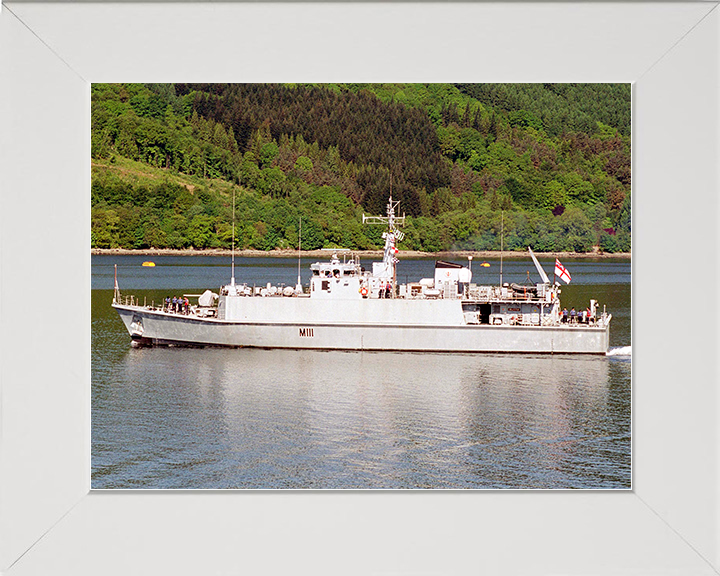 HMS Blyth (M111) Royal Navy Sandown Class Minehunter Leaving Harbour Photo Print Wall Art Decor Posters, Prints, & Visual Artwork Hampshire Prints 10 x 8 White Frame No