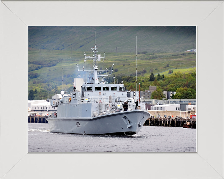 HMS Bangor (M109) Royal Navy Sandown Class Minehunter Leaving Harbour Photo Print Wall Art Decor Posters, Prints, & Visual Artwork Hampshire Prints 10 x 8 White Frame No