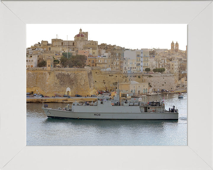 HMS Grimsby M108 Royal Navy Sandown class minehunter Photo Print or Framed Print - Hampshire Prints