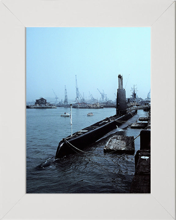 HMS Onyx (S21) Photo Print - Alongside - Royal Navy Oberon Class Submarine Hampshire Prints 10 x 8 White Frame No