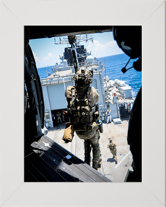 Royal Marine Commando Fast Rope from a Merlin Photo Print - 42 Commando Hampshire Prints 10 x 8 White Frame No