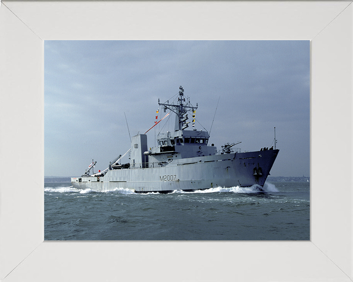 HMS Humber M2007 Royal Navy River class minesweeper Photo Print or Framed Print - Hampshire Prints