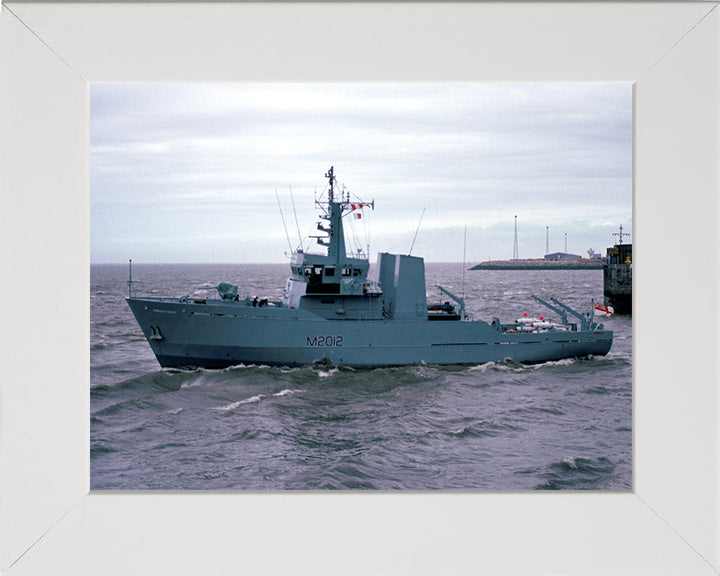 HMS Ribble M2012 | Photo Print | Framed Print | River Class | Minesweeper | Royal Navy Hampshire Prints