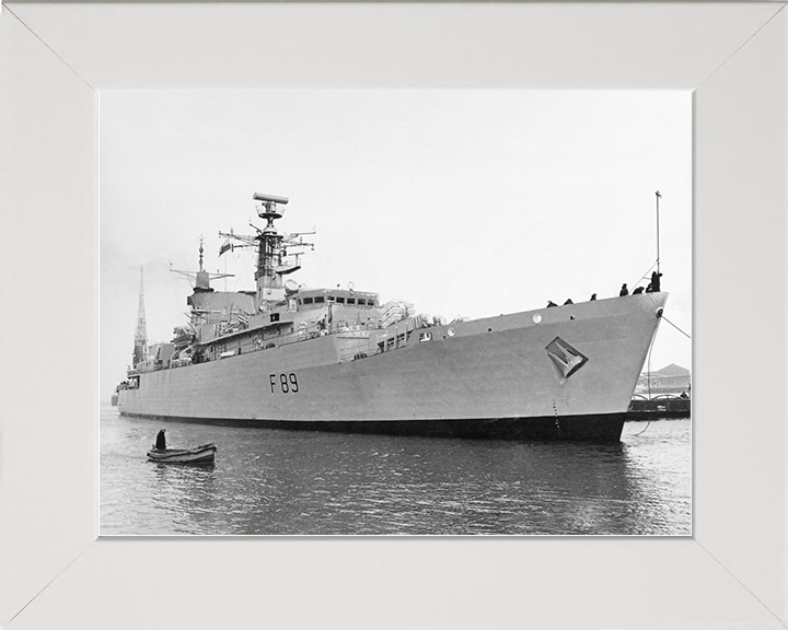 HMS Battleaxe (F89) Royal Navy Type 22 Frigate Coming Alongside Photo Print Wall Art Decor Posters, Prints, & Visual Artwork Hampshire Prints 10 x 8 White Frame No