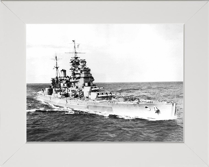 HMS Duke of York (17) Royal Navy King George V Class Battleship Starboard Bow View Photo Print Wall Art Decor Posters, Prints, & Visual Artwork Hampshire Prints 10 x 8 White Frame No