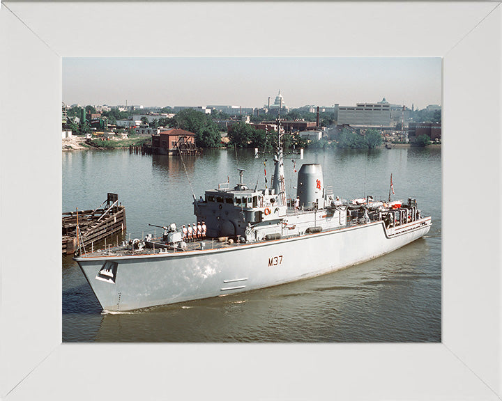 HMS Chiddingfold M37 | Photo Print | Framed Print | Hunt Class | Minehunter | Royal Navy Hampshire Prints