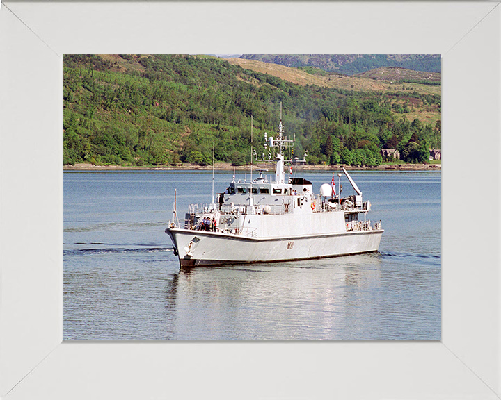 HMS Blyth (M111) Photo Print - Clyde 2004 - Royal Navy Sandown Class Minehunter Posters, Prints, & Visual Artwork Hampshire Prints 10 x 8 White Frame No