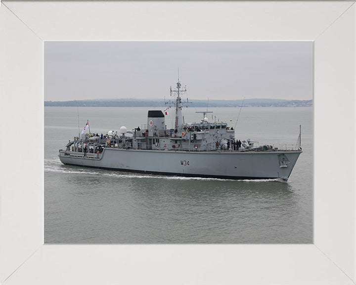 HMS Middleton M34 | Photo Print | Framed Print | Hunt Class | Mine Warfare Vessel | Royal Navy Hampshire Prints