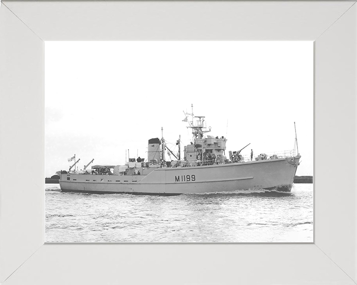 HMS Belton (M1199) Royal Navy Ton Class Minesweeper Starboard View Photo Print Wall Art Decor Posters, Prints, & Visual Artwork Hampshire Prints 10 x 8 White Frame No