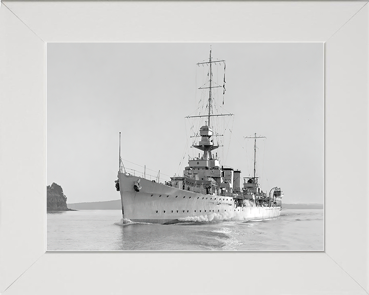 HMS Dunedin (96) Royal Navy Danae Class Cruiser Port Side View Photo Print Wall Art Decor Posters, Prints, & Visual Artwork Hampshire Prints 10 x 8 White Frame No